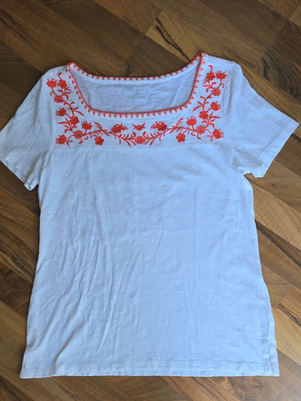 Talbots White Short Sleeve Tee with Coral Floral Embroidery Sz S